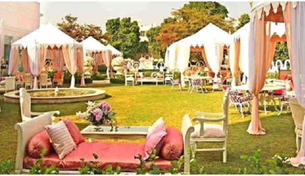 Top 5 Wedding Lawn Decoration Ideas That Will Astound You!